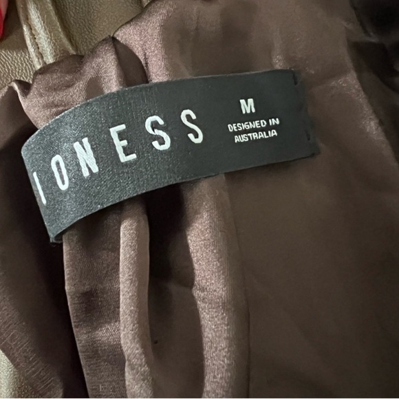 NWT LIONESS staten island vegan leather | medium | color brown - Picture 5 of 5